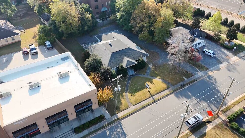 110 Springs St, Fort Mill, SC à louer - Vidéo sur l’inscription commerciale - Image 2 de 9