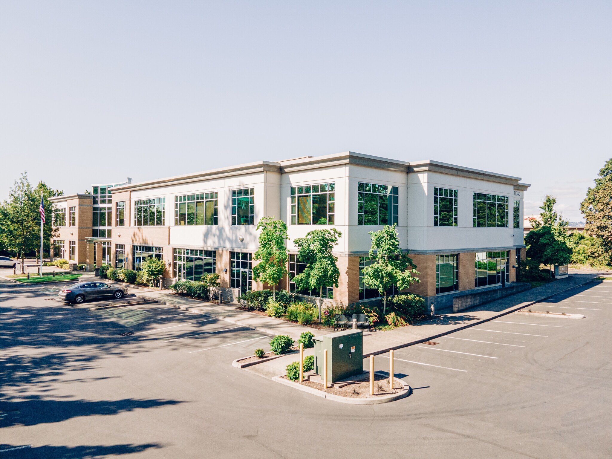 11740 SW 68th Pky, Tigard, OR à vendre Photo principale- Image 1 de 8