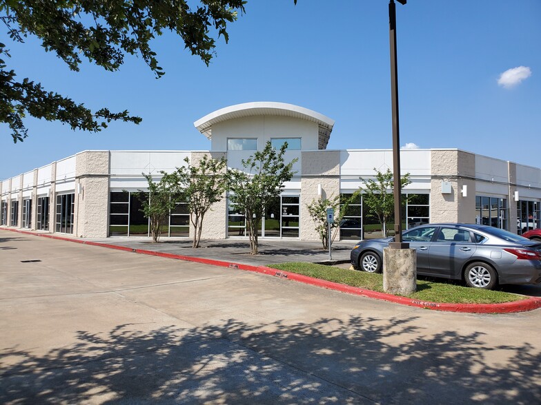 1010 W Baker Rd, Baytown, TX for lease - Building Photo - Image 3 of 6