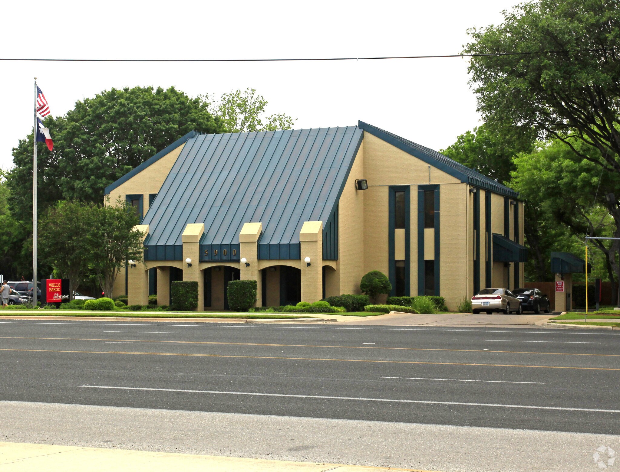 5900 Airport Blvd, Austin, TX à vendre Photo principale- Image 1 de 4