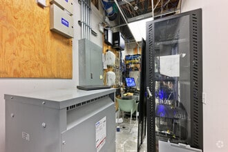 5388 Arrow Hwy, Montclair, CA à vendre Photo intérieure- Image 1 de 12