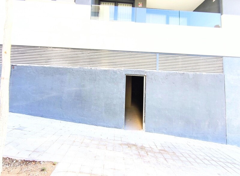 Retail in Alicante, Alicante for lease - Building Photo - Image 2 of 3
