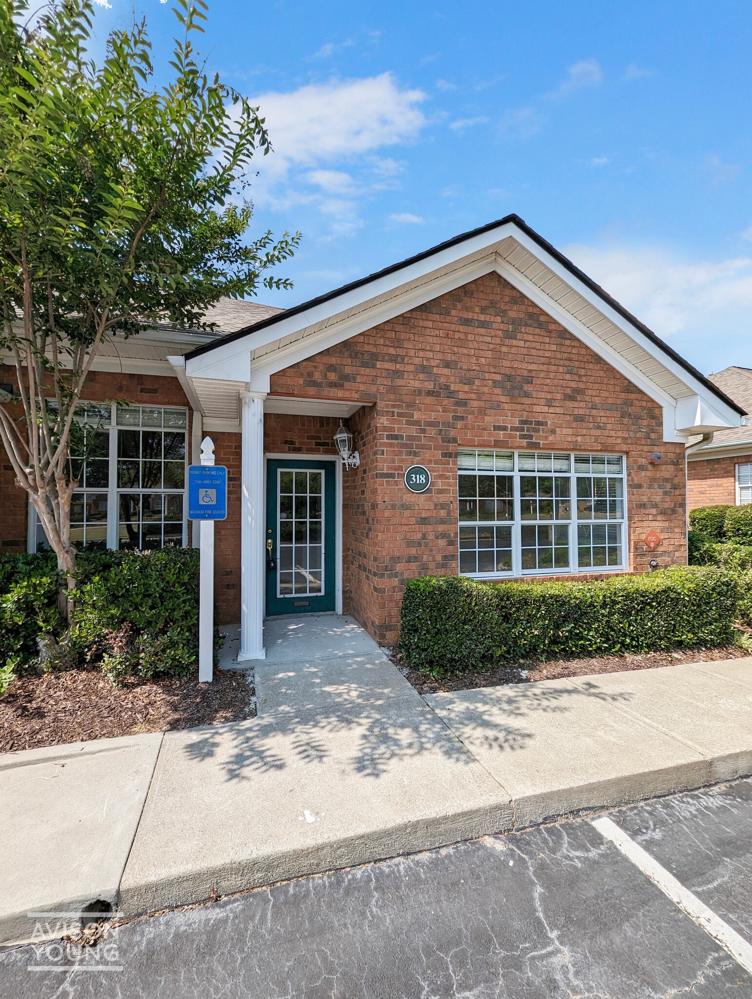 318 Creekstone Rdg, Woodstock, GA for lease Building Photo- Image 1 of 9