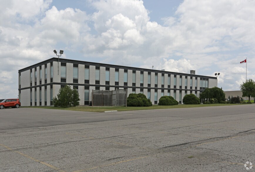 225 Henry St, Brantford, ON à louer - Photo du bâtiment - Image 2 de 3