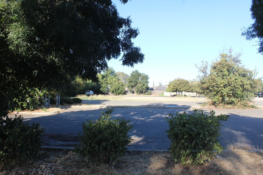 7958 Lander Avenue, Hilmar, CA for sale - Building Photo - Image 3 of 15