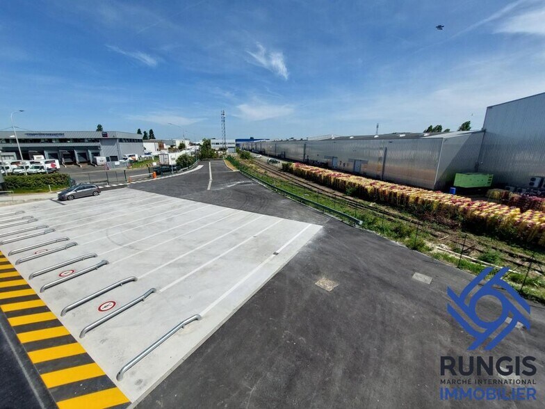 Industrial in Thiais for lease - Aerial - Image 2 of 7
