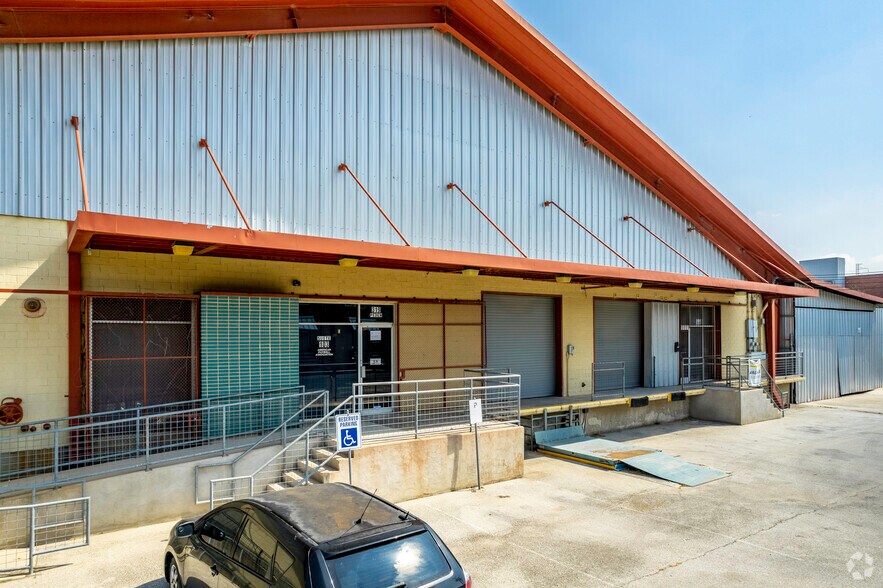 319 W Peden, San Antonio, TX à vendre - Photo du bâtiment - Image 3 de 26
