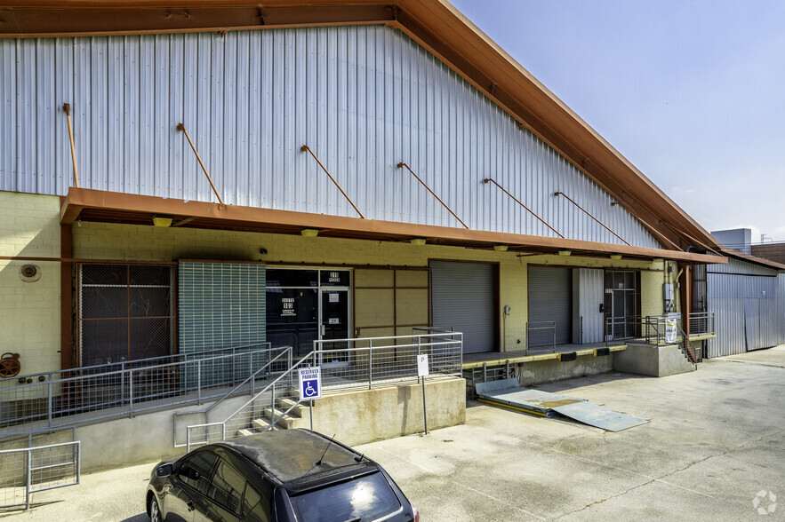 319 W Peden, San Antonio, TX à vendre - Photo du bâtiment - Image 2 de 26