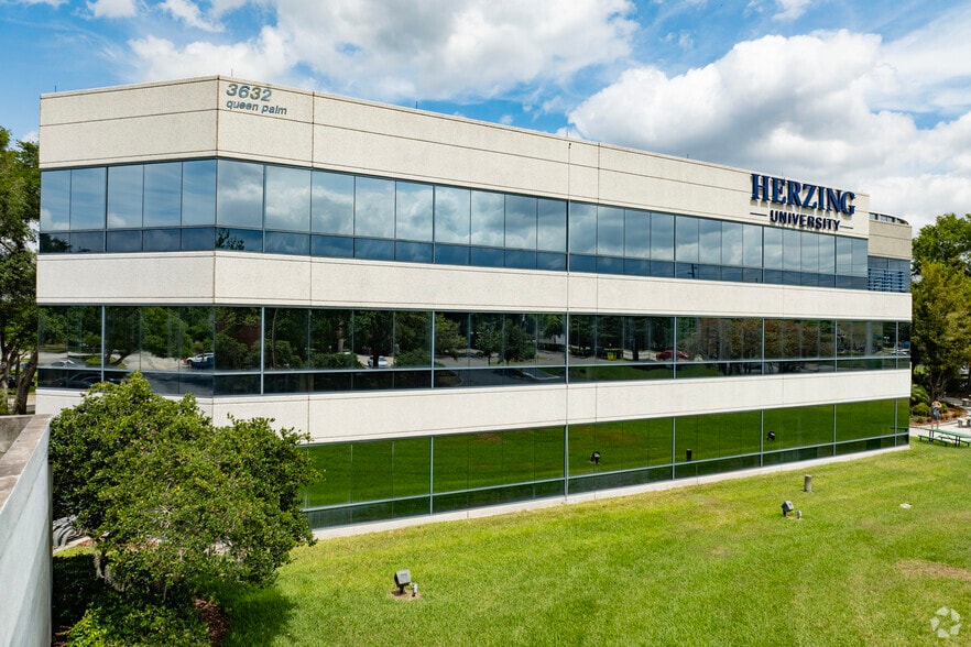 3632 Queen Palm Dr, Tampa, FL for lease - Building Photo - Image 2 of 9