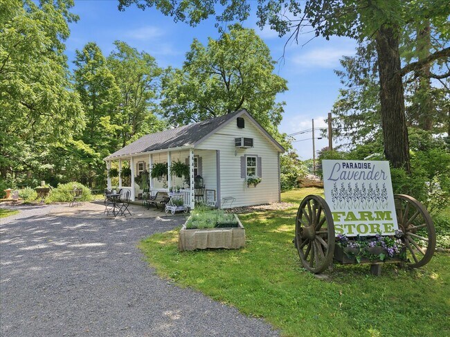 More details for 5822 Paradise Valley Rd, Cresco, PA - Retail for Sale