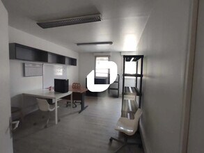 Flex in Chevilly-Larue for lease Interior Photo- Image 2 of 15