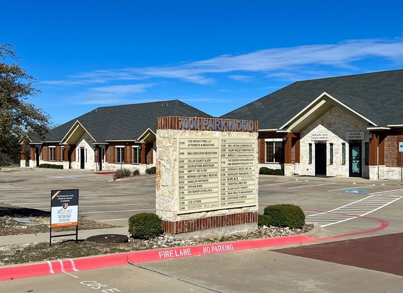 7000 Parkwood Blvd, Frisco, TX à louer - Photo du bâtiment - Image 3 de 5