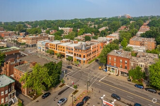 4817-4833 Rue Sherbrooke O, Westmount, QC - AERIAL  map view