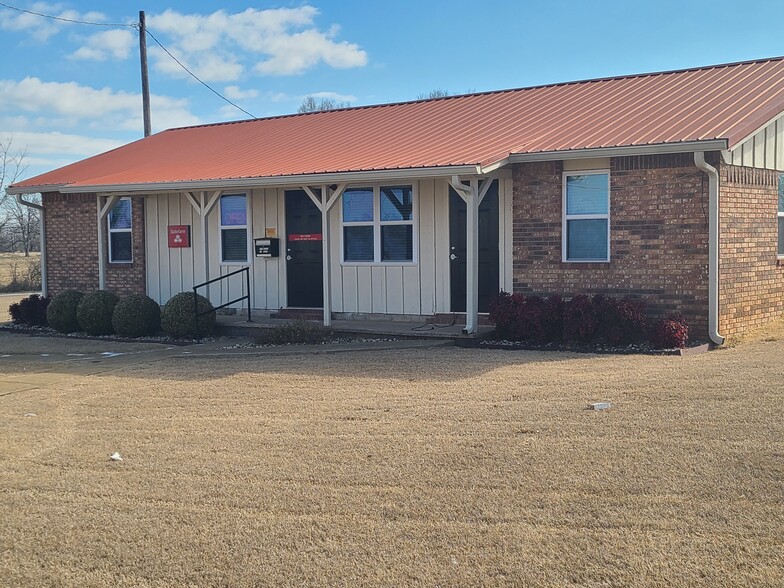 902 Ne Lincoln Rd, Idabel, OK à vendre - Photo principale - Image 1 de 1