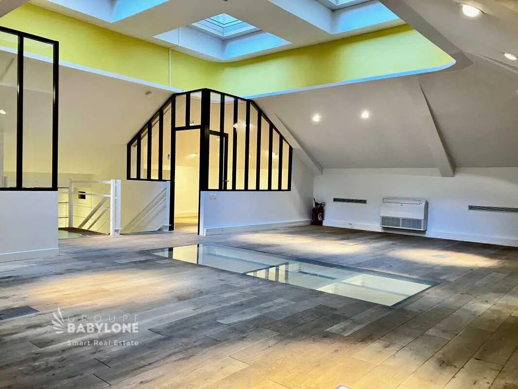Office in Paris for sale Building Photo- Image 1 of 18