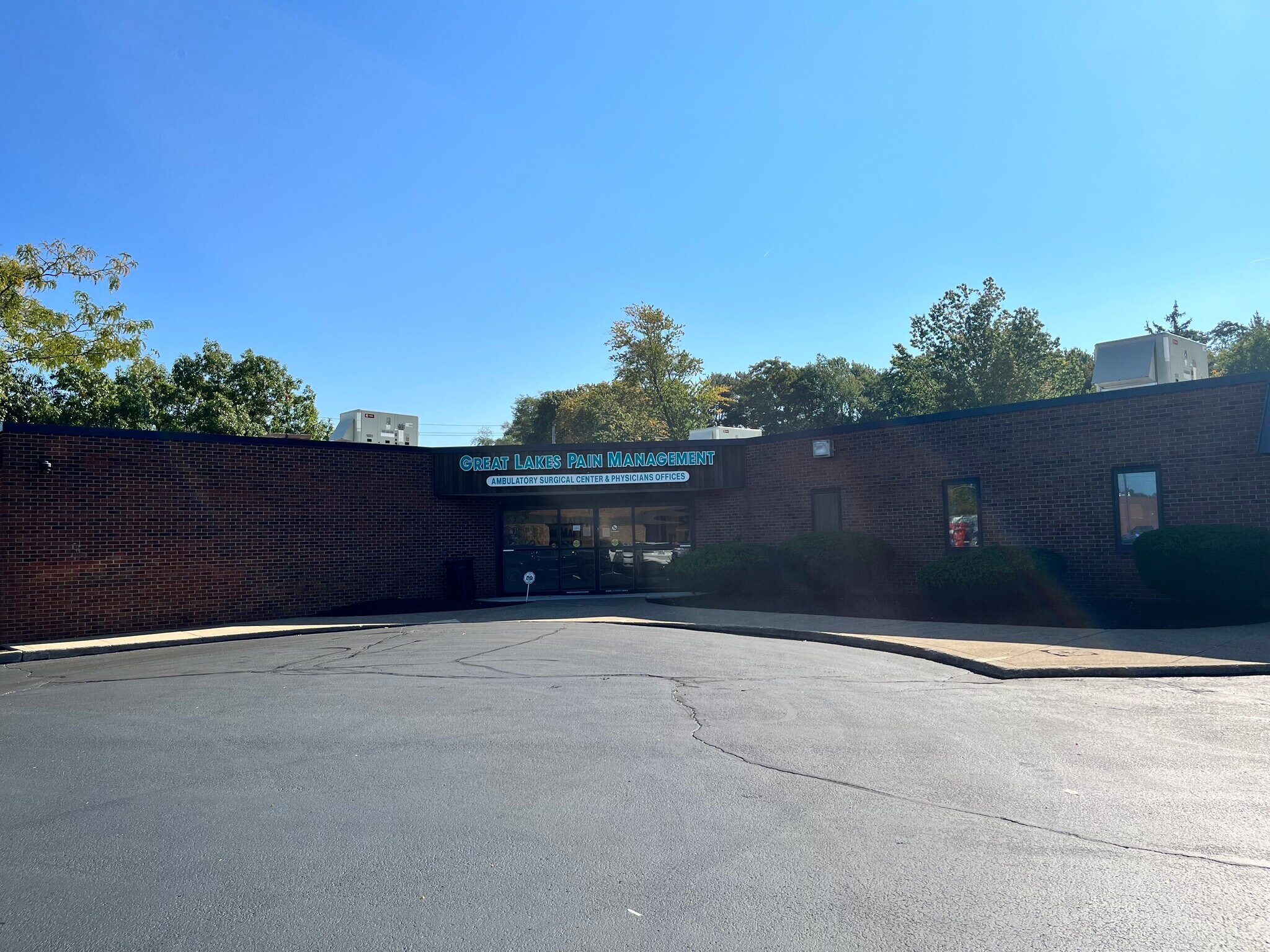 9002 Mentor Ave, Mentor, OH à vendre Photo du bâtiment- Image 1 de 9