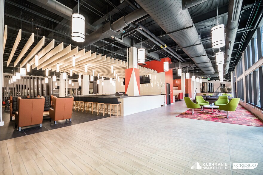 1200 E Market St, Akron, OH à louer - Photo du bâtiment - Image 3 de 10