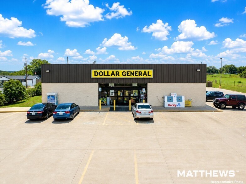 307 Center Ave S, Mitchellville, IA à vendre - Photo du bâtiment - Image 1 de 2