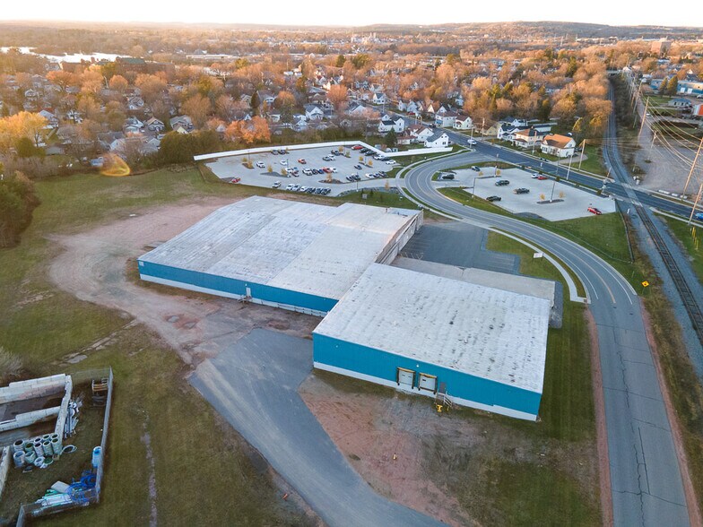 1328 Curling Way, Wausau, WI à louer - Photo du bâtiment - Image 3 de 14