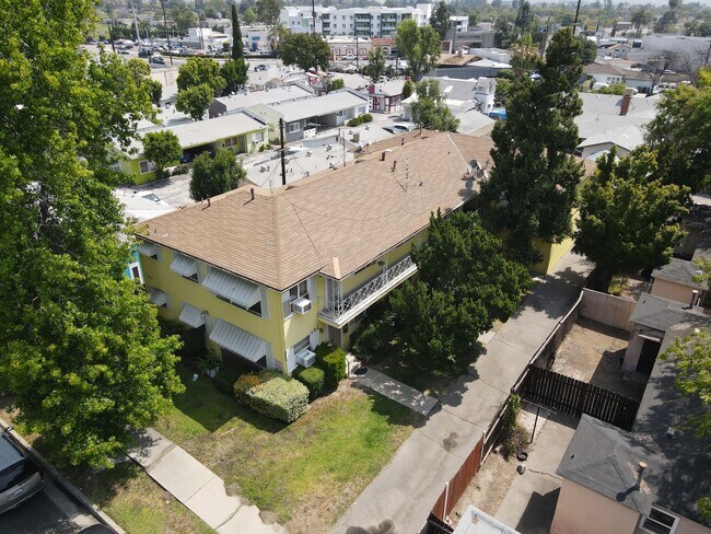 More details for 6264 Willowcrest Ave, North Hollywood, CA - Multifamily for Sale