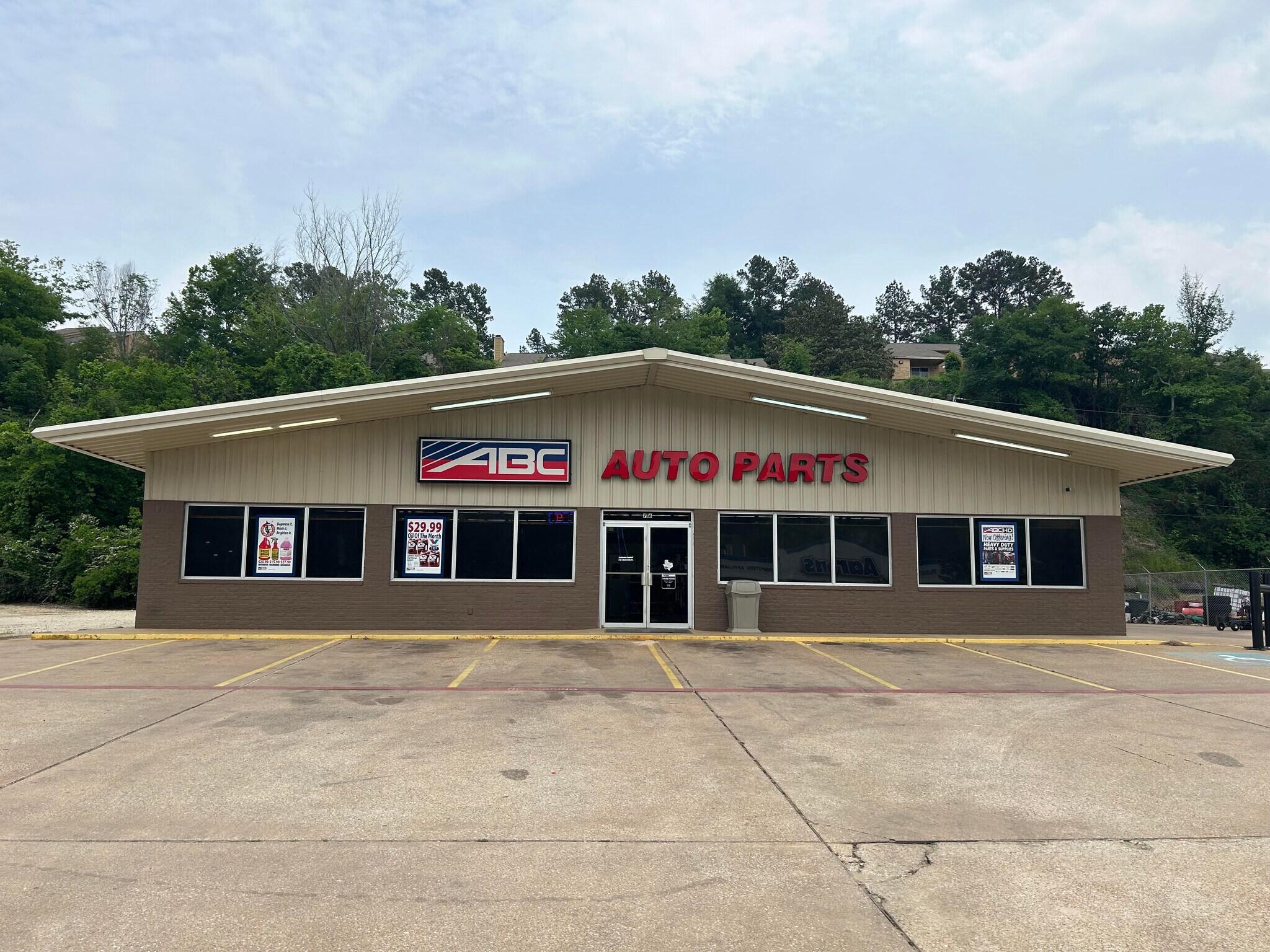 716 N University Dr, Nacogdoches, TX à louer Photo principale- Image 1 de 6