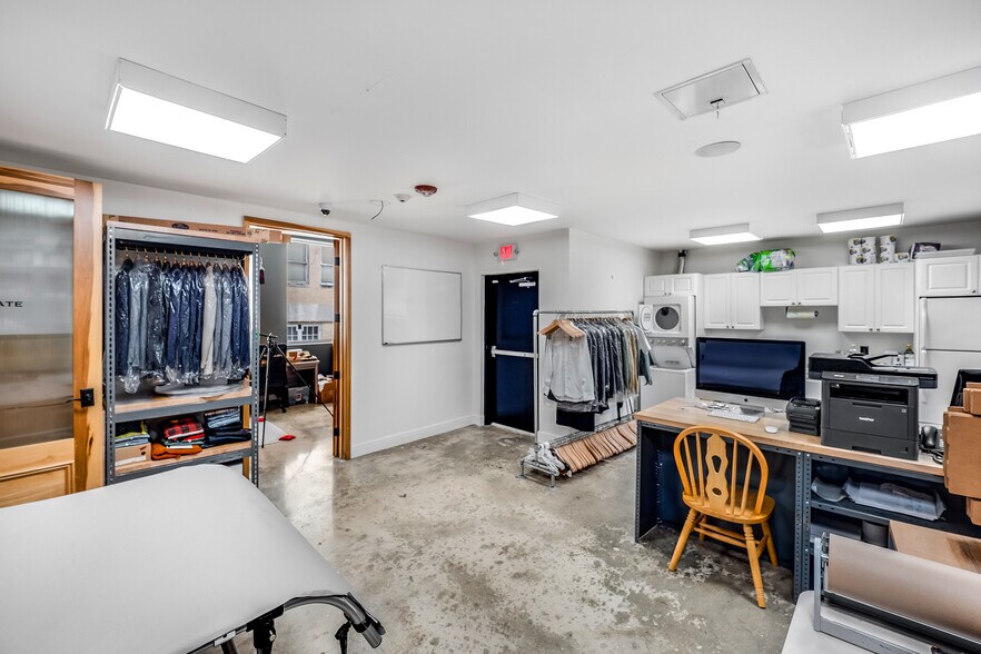 223 SE 1st St, Miami, FL à louer - Photo intérieure - Image 2 de 11