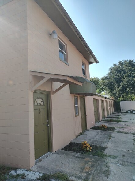 1018 Cutters Way, Daytona Beach, FL à vendre - Photo du bâtiment - Image 3 de 9