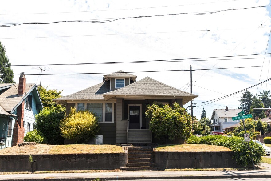 3234 SE Cesar Chavez Blvd, Portland, OR à vendre - Photo principale - Image 1 de 16