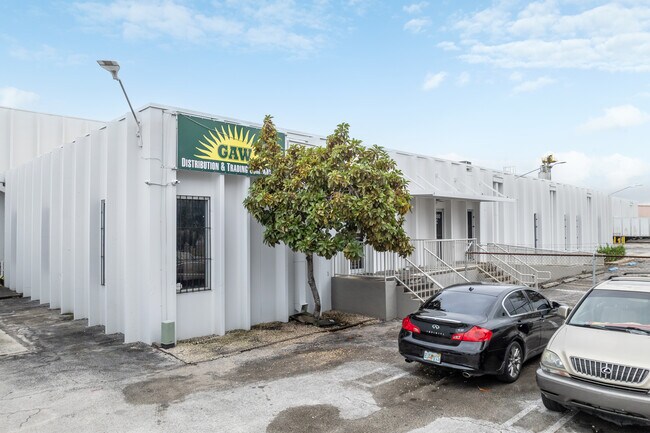 Plus de détails pour 3380 NW 114th St, Miami, FL - Industriel à louer