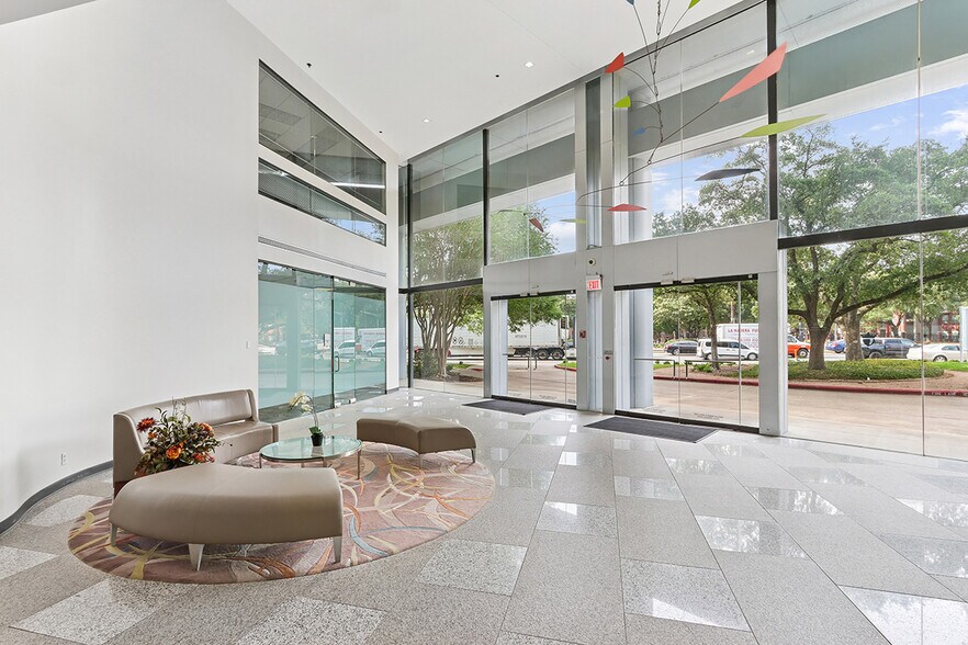 11490 Westheimer Rd, Houston, TX for lease - Interior Photo - Image 2 of 5