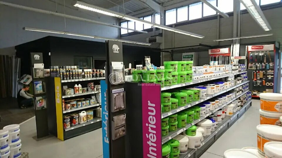 Retail in Nancy for lease - Interior Photo - Image 2 of 6