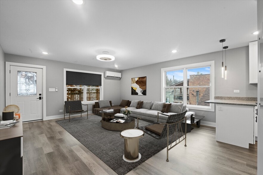 1016 S State St, Lockport, IL for sale - Interior Photo - Image 1 of 27