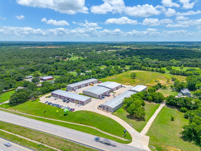 6050 E Highway 67, Alvarado, TX à louer - Photo du bâtiment - Image 1 de 32