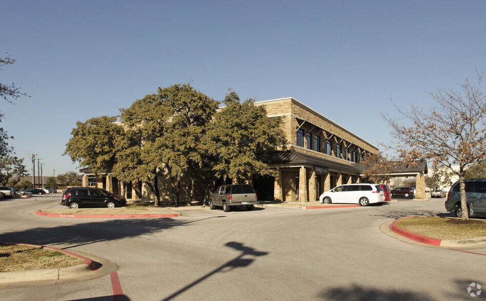 16040 Park Valley Dr, Round Rock, TX à louer - Photo du bâtiment - Image 3 de 32