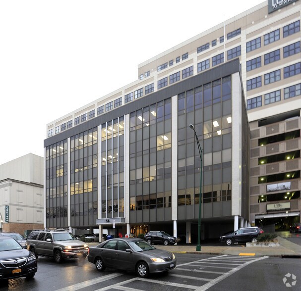 56 Harrison St, New Rochelle, NY à louer - Photo principale - Image 1 de 4