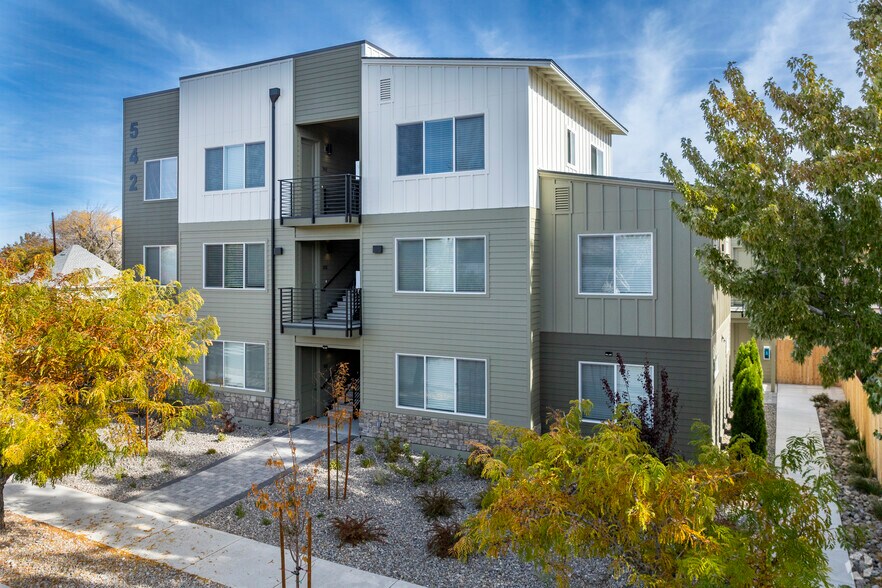 542 7th St, Sparks, NV à vendre - Photo principale - Image 1 de 67