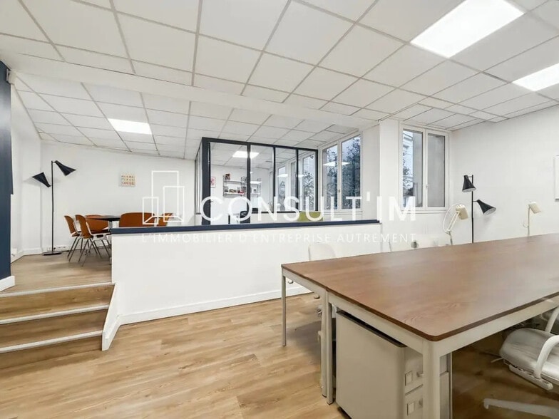 Boulevard Des Batignolles, Paris for lease - Building Photo - Image 1 of 6