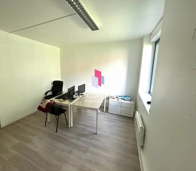 Bureau dans Bois-d'Arcy à louer - Photo intérieure - Image 3 de 3