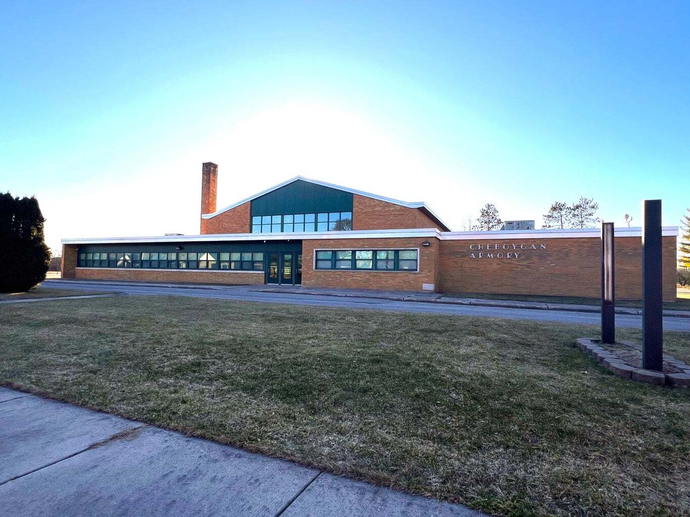 610 Cuyler St, Cheboygan, MI for lease Primary Photo- Image 1 of 36