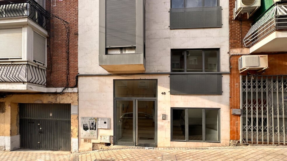 Multifamily in Madrid, Madrid for sale - Building Photo - Image 3 of 12