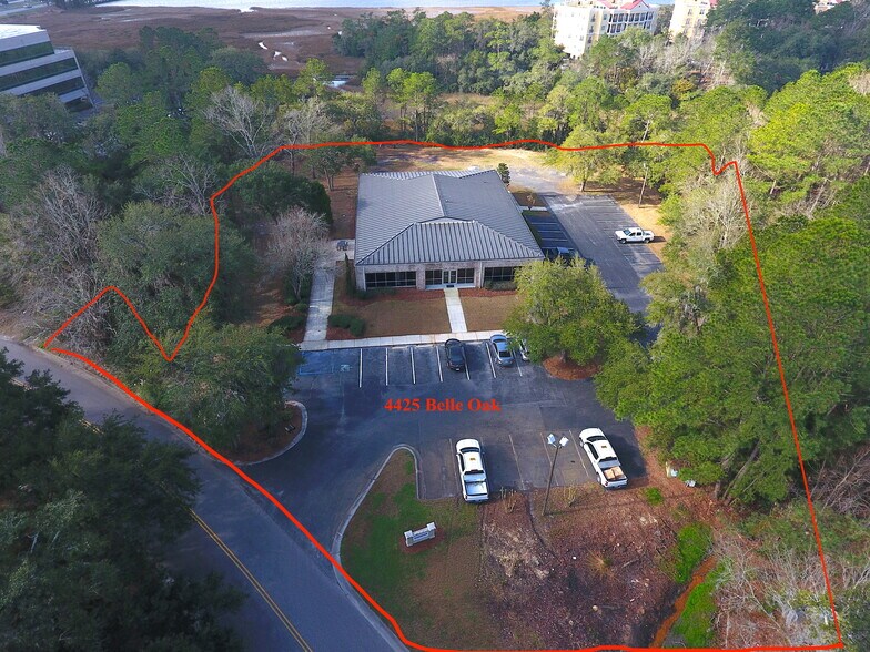 4425 Belle Oaks Dr, North Charleston, SC à louer - Photo du bâtiment - Image 2 de 12