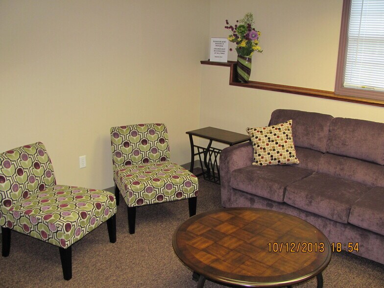 705 Hillside Ave SW, Pine City, MN à vendre - Photo du bâtiment - Image 3 de 6