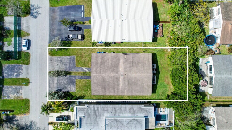 825-827 SW 14th St, Fort Lauderdale, FL à vendre - Photo du bâtiment - Image 2 de 4