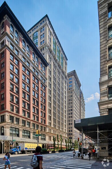 225 Park Ave S, New York, NY à louer - Photo du bâtiment - Image 1 de 12