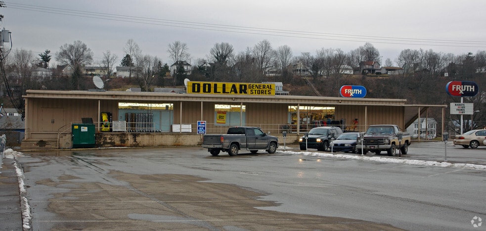 211 Bowman St, Spencer, WV for sale - Building Photo - Image 2 of 16