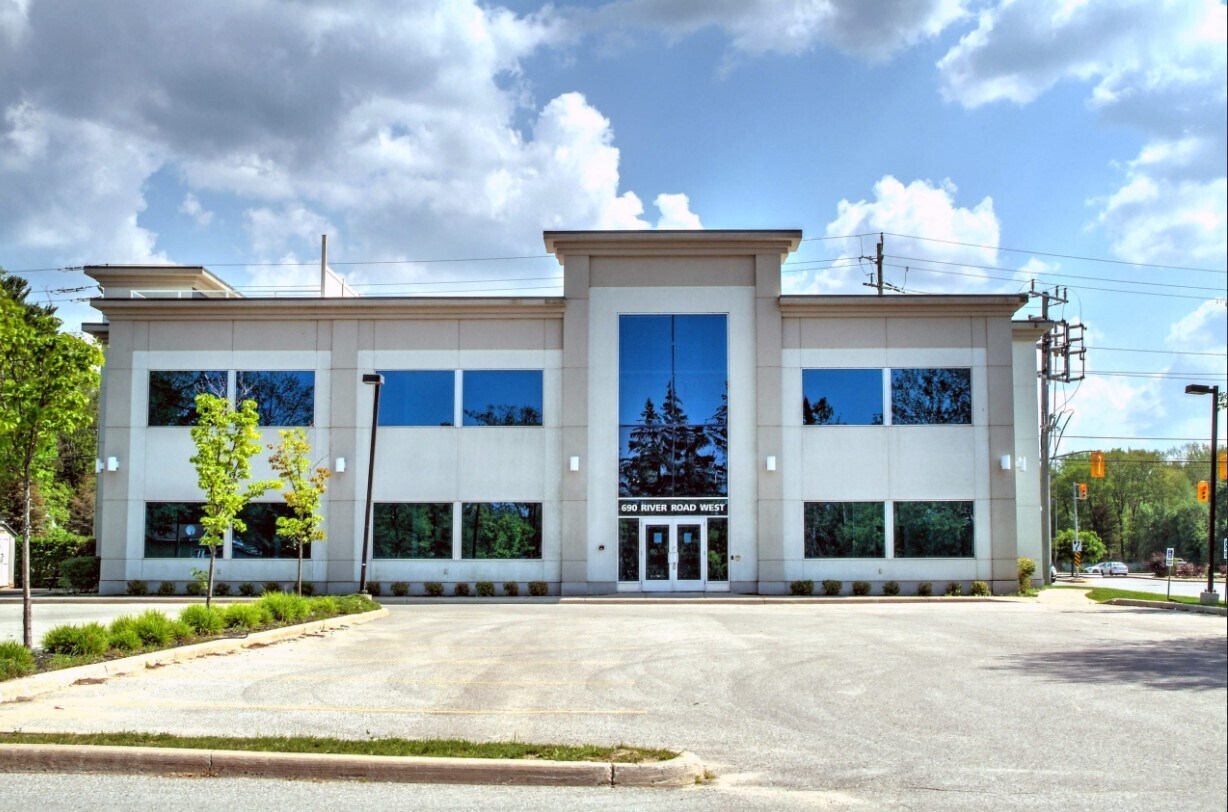 690 River Rd W, Wasaga Beach, ON for sale Primary Photo- Image 1 of 1