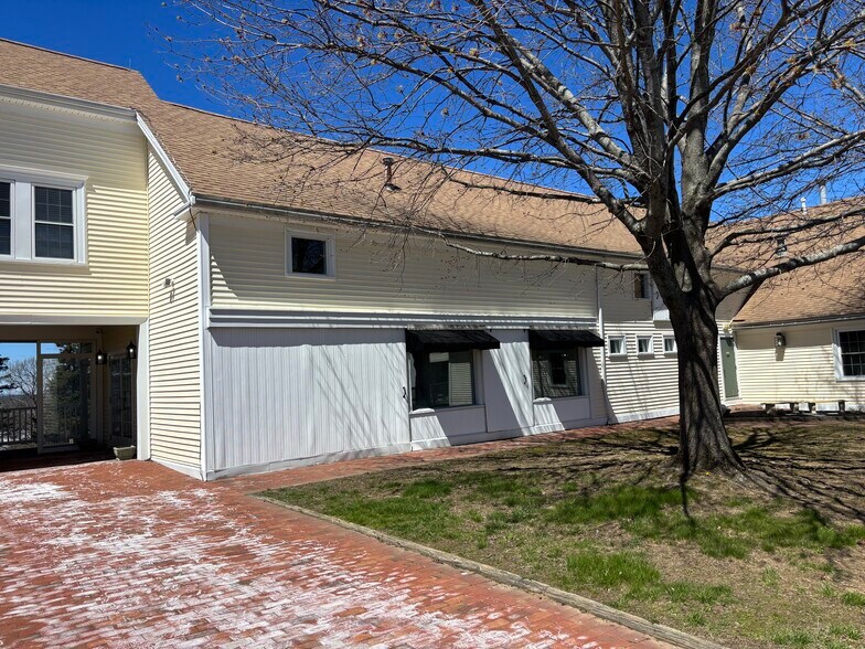 2299 Woodbury Ave, Newington, NH à louer - Photo du bâtiment - Image 2 de 30