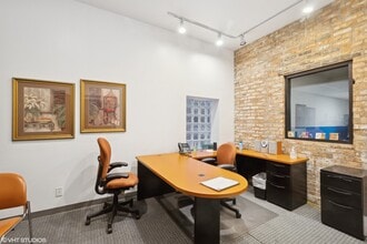 2147 N Western Ave, Chicago, IL for lease Interior Photo- Image 2 of 8