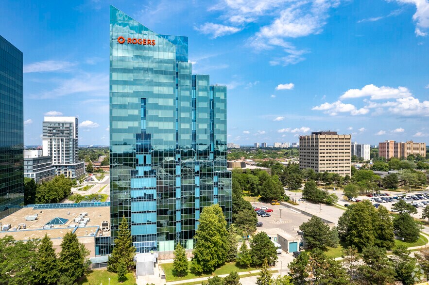 2235 Sheppard Ave E, Toronto, ON à louer - Photo du bâtiment - Image 2 de 4