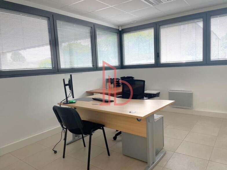 Bureau dans Bruges à louer - Photo du bâtiment - Image 3 de 7